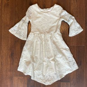 Girl’s white formal dress size 6/6x